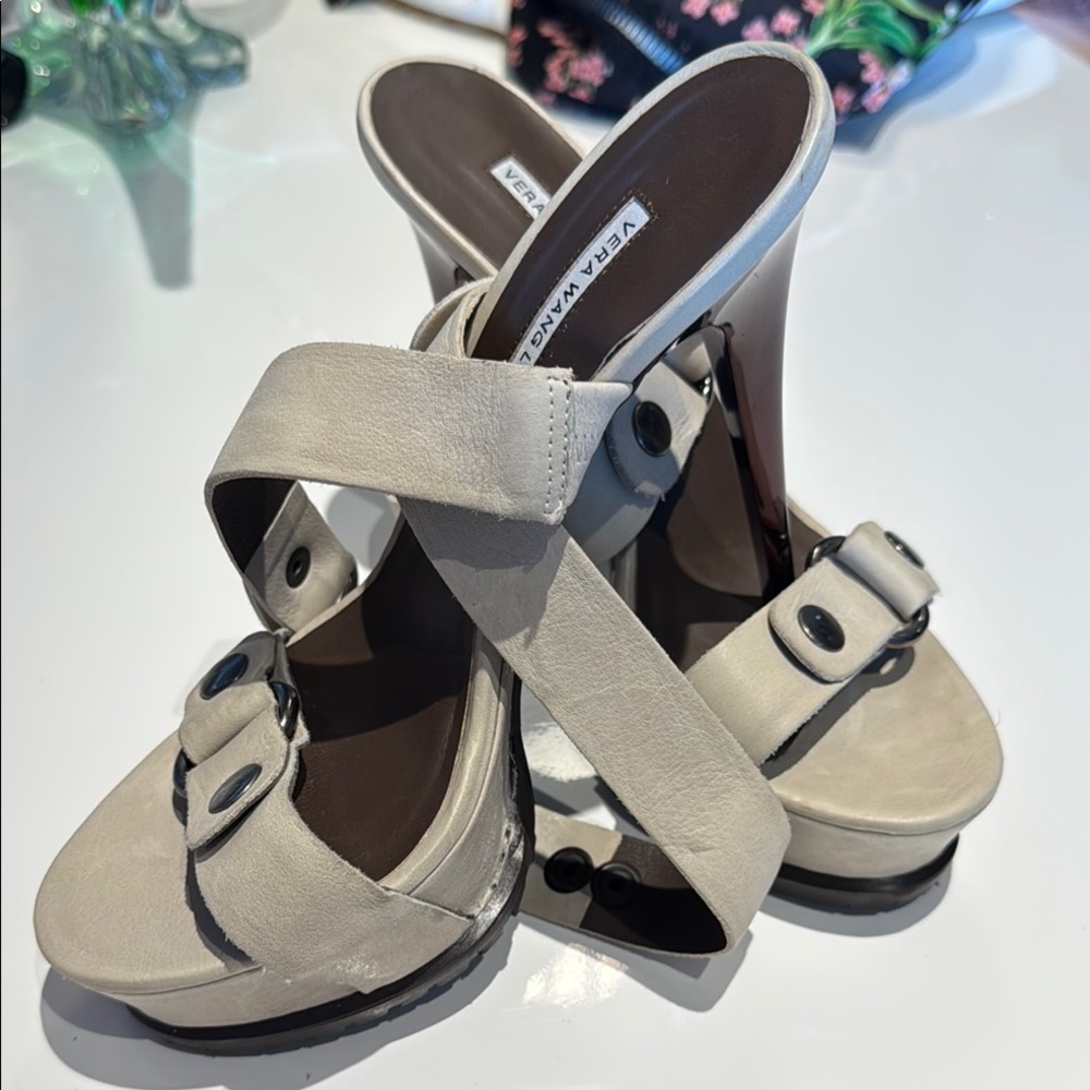 Vera Wang Lavender Cream Heels with Stiletto Heel Size 6 NEW!